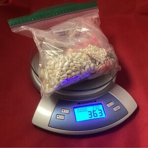 363 grams of mostly shells and Motherpearl beads for jewelry making or craft
